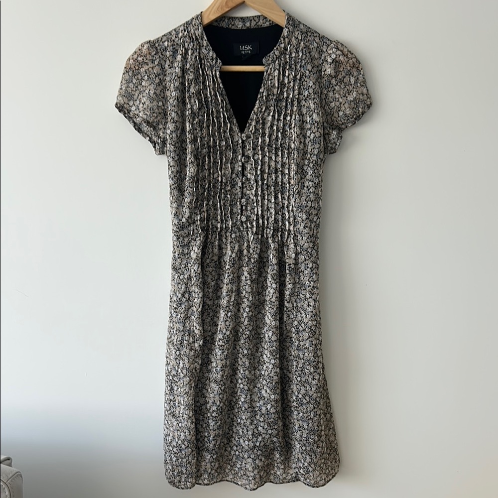 MSK Pepite Tan Blue-Black Floral Pleated Sundress